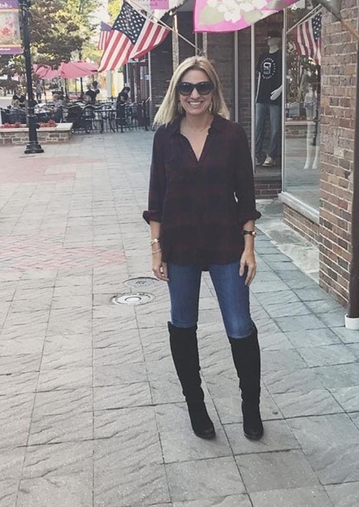 25P Insta Milfs &amp; Gilfs Wearing Boots no.10