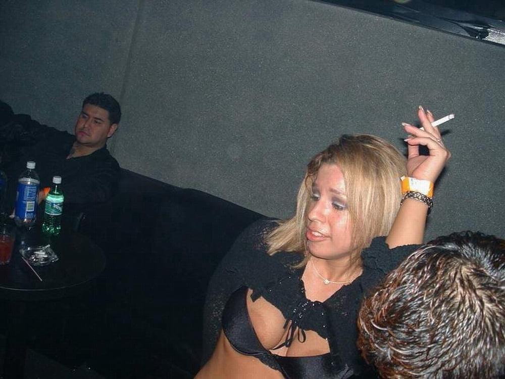 25P WOW She's Smoking 093