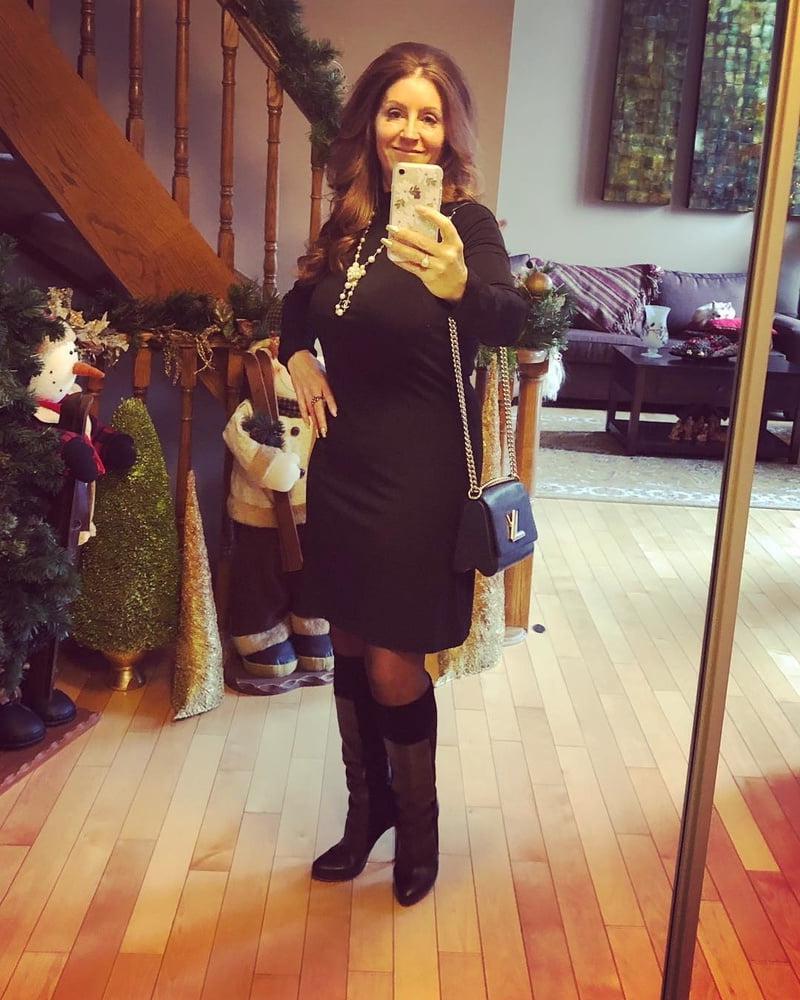 25P Milfs &amp; Gilfs wearing boots no.31