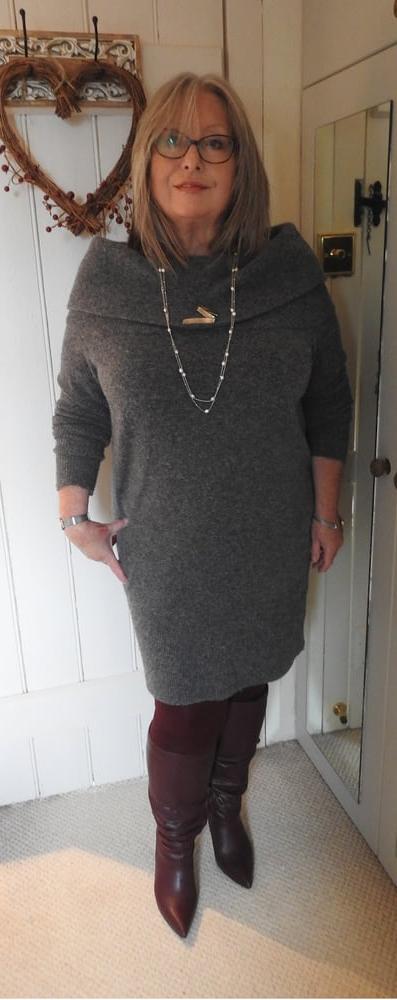 25P Milfs &amp; Gilfs wearing boots no.13