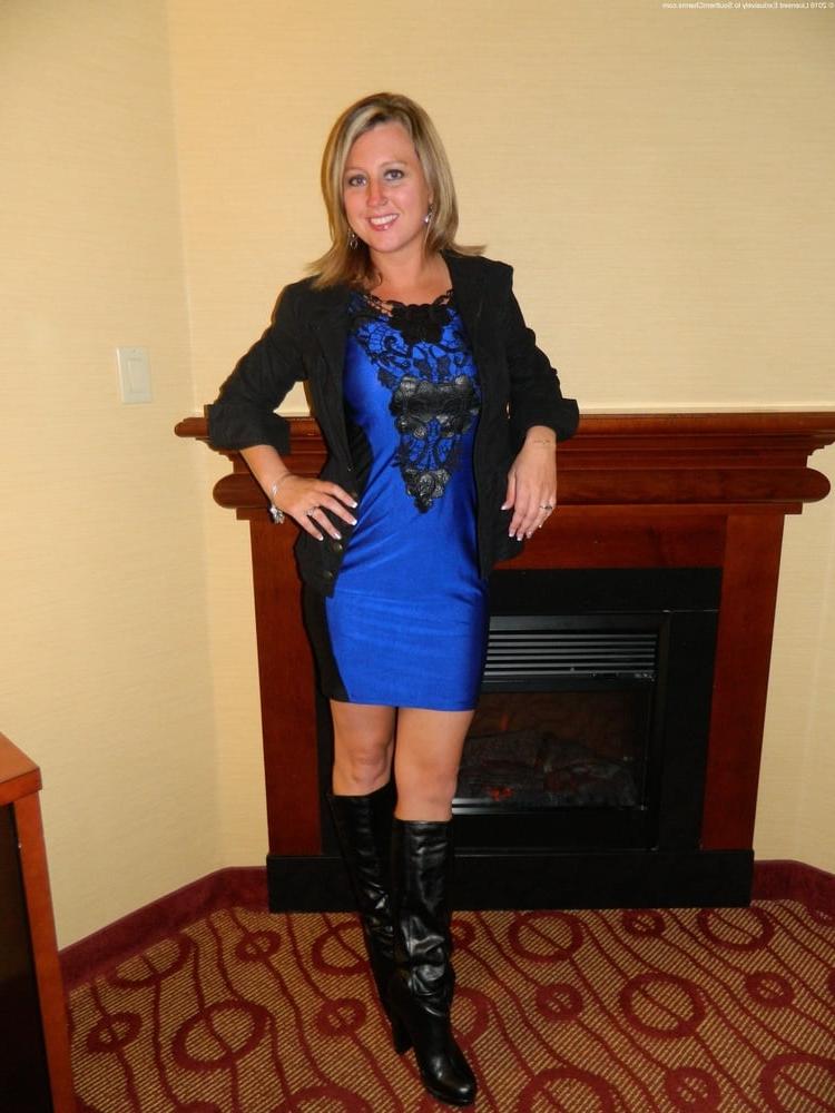 25P Milfs &amp; Gilfs wearing boots no.43