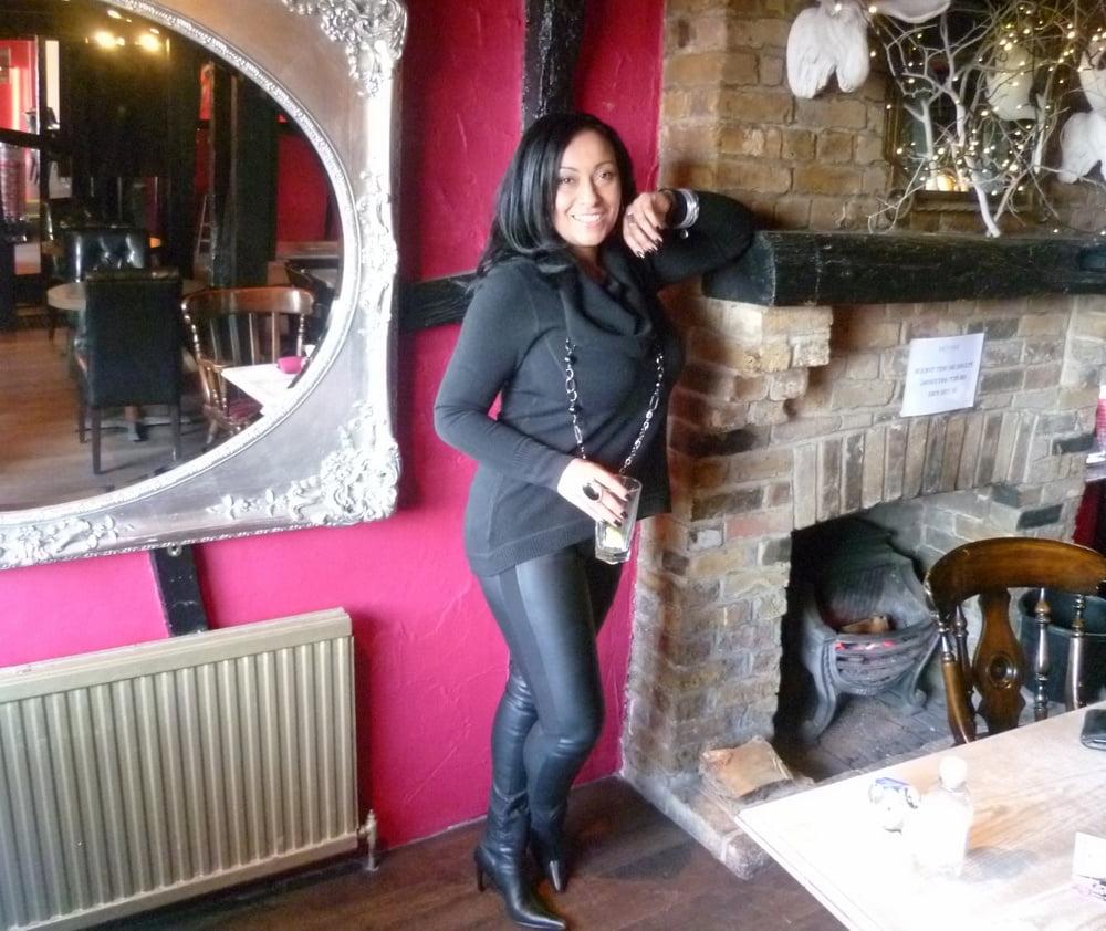 25P Milfs &amp; Gilfs wearing boots no.12