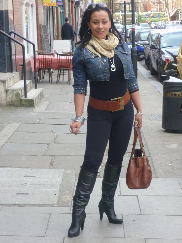 25P Milfs &amp; Gilfs wearing boots no.12