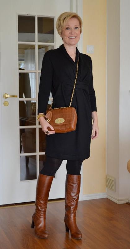 25P Milfs &amp; Gilfs wearing boots no.9