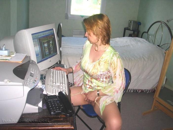 25P Ladies masturbating (1)