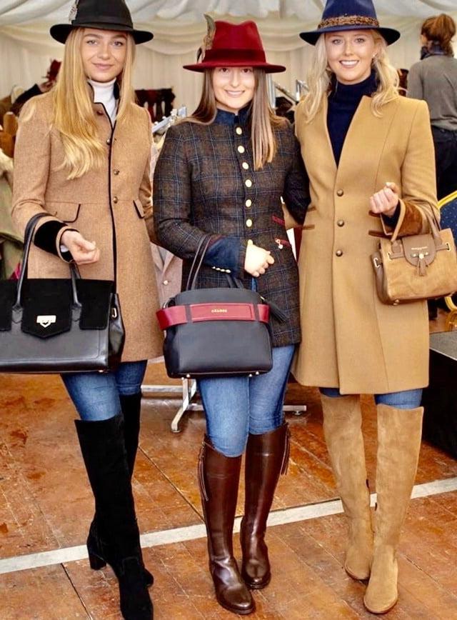 25P Milfs &amp; Gilfs wearing boots no.37