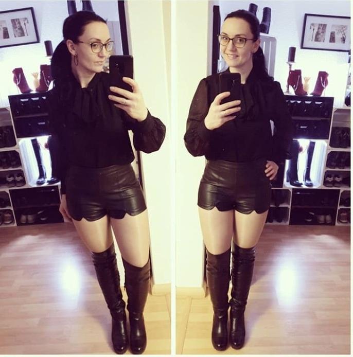 25P Milfs &amp; Gilfs wearing Boots no.34