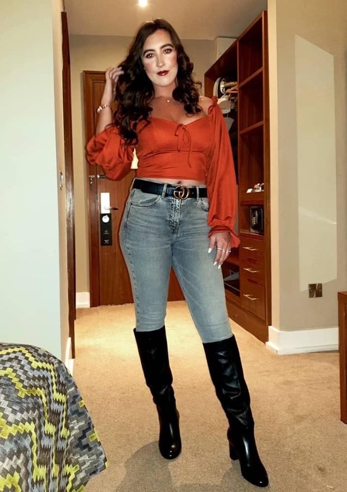 25P Milfs &amp; Gilfs wearing Boots no.34