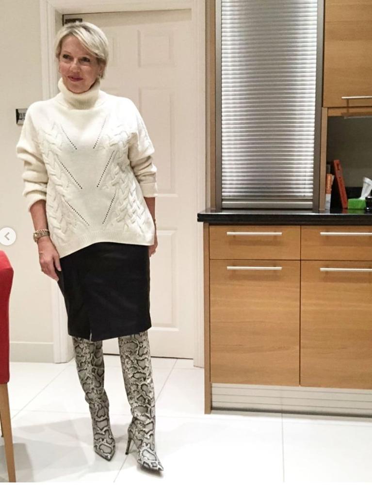 25P Milfs &amp; Gilfs wearing Boots no.34