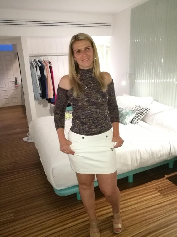 25P Hot Amateur Wife