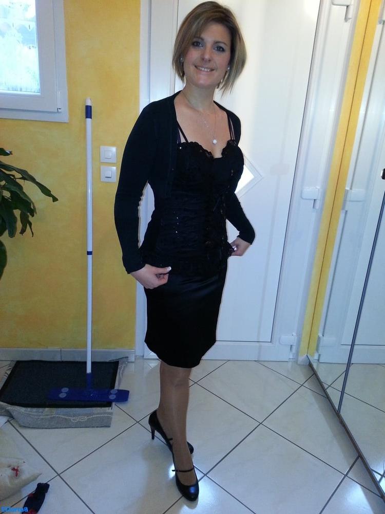 25P Hot Amateur Wife