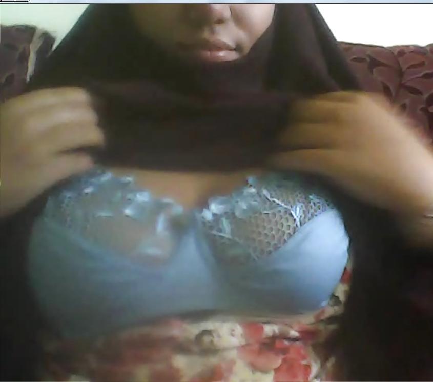 17P BEURETTE HIJAB