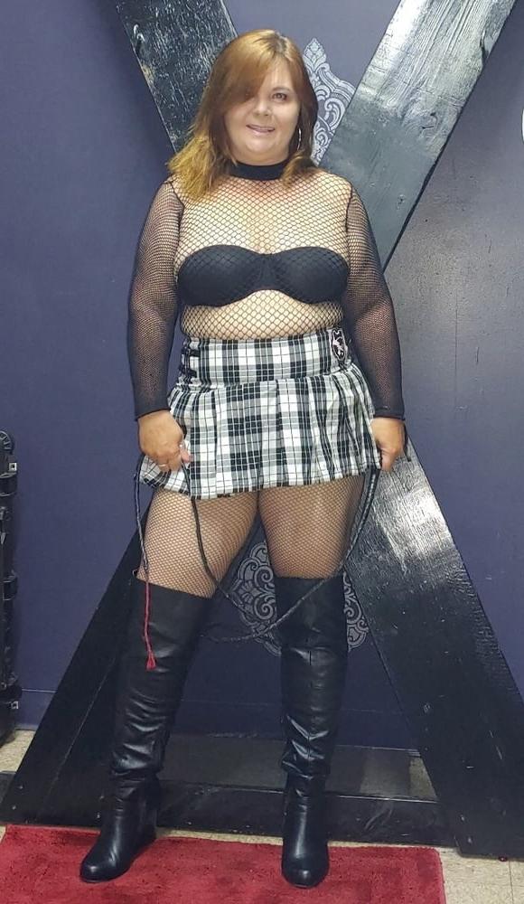 25P Milfs &amp; Gilfs wearing boots no.20