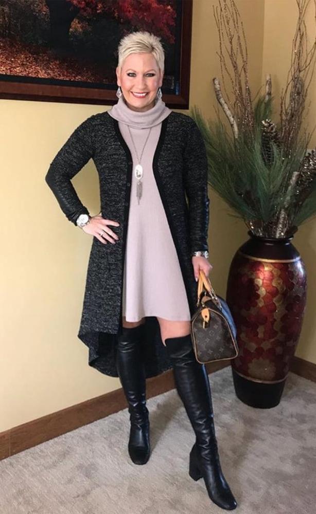 25P Milfs &amp; Gilfs wearing boots no.16