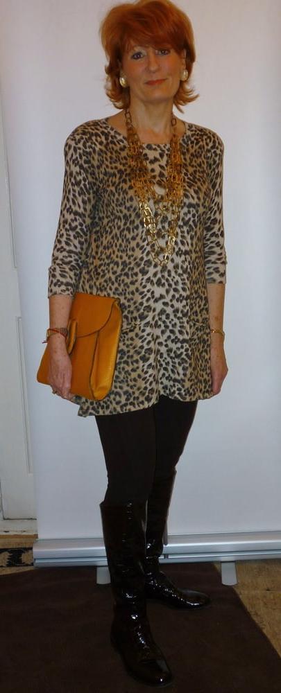 25P Milfs &amp; Gilfs wearing boots no.17