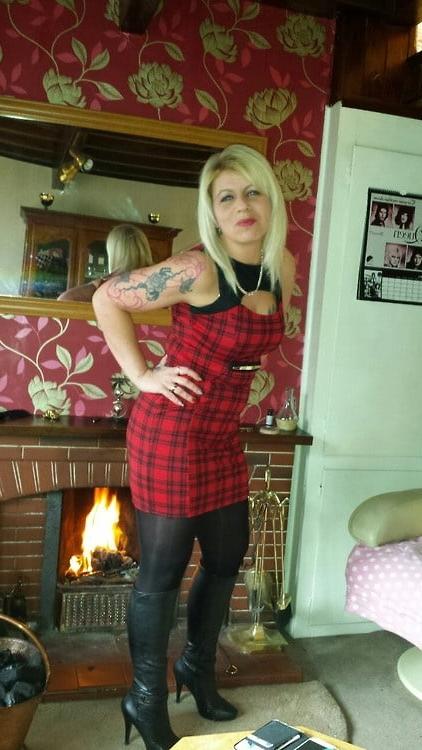 25P Milfs &amp; Gilfs wearing boots no.17