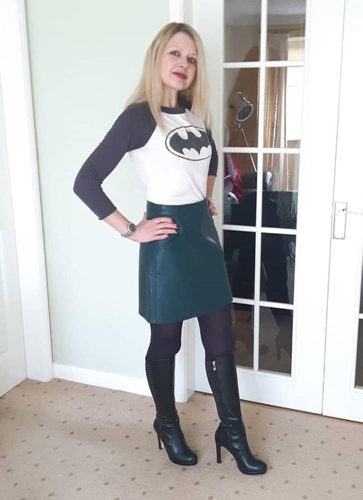 25P Insta Milfs &amp; Gilfs Wearing Boots no.15