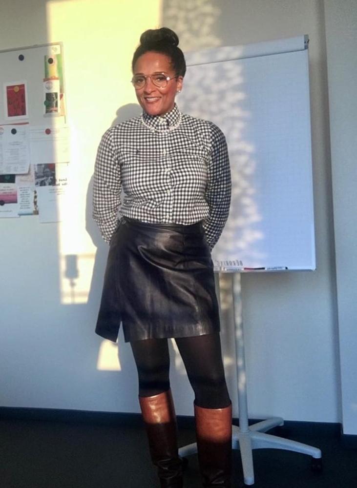 25P Insta Milfs &amp; Gilfs Wearing Boots no.15