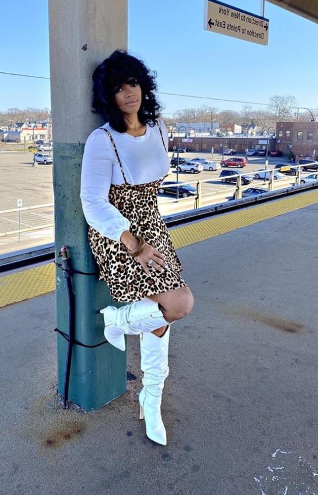 25P Insta Milfs &amp; Gilfs Wearing Boots no.15