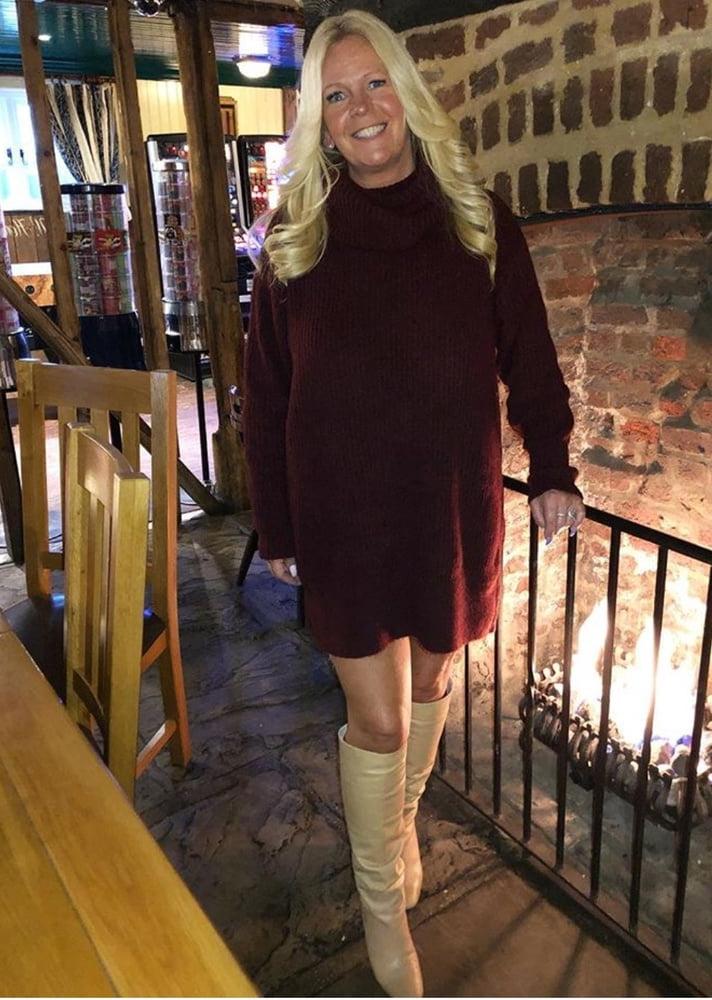 25P Insta Milfs &amp; Gilfs Wearing Boots no.12