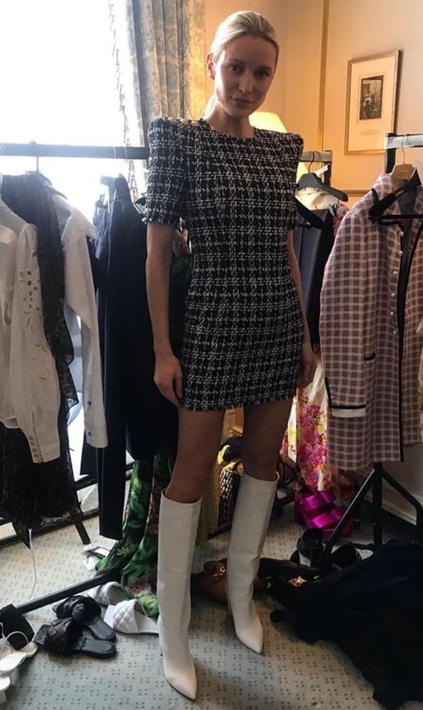 25P Insta Milfs &amp; Gilfs Wearing Boots no.12
