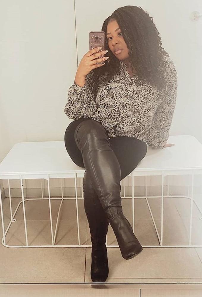 25P Insta Milfs &amp; Gilfs Wearing Boots no.12