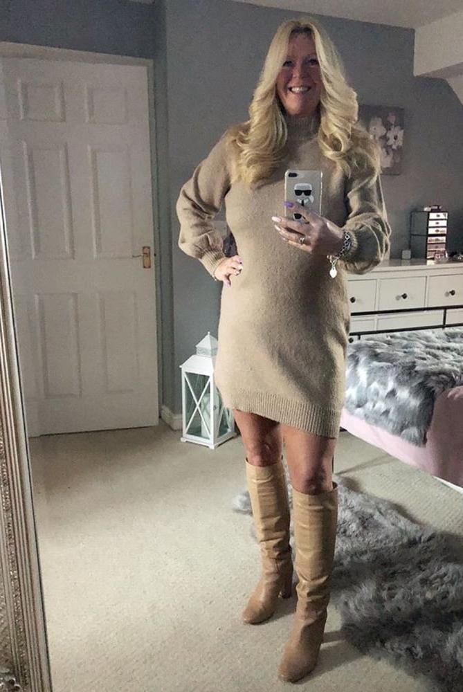 25P Insta Milfs &amp; Gilfs Wearing Boots no.12