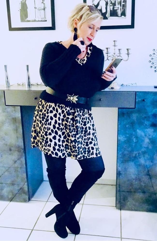 25P Insta Milfs &amp; Gilfs wearing boots 9