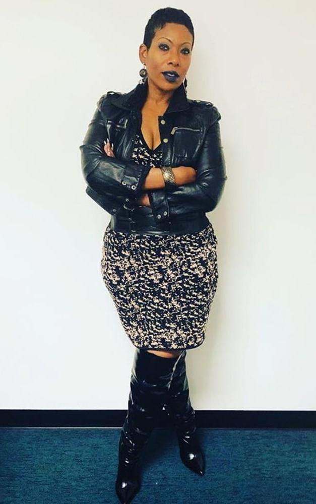 25P Insta Milfs &amp; Gilfs wearing boots 9