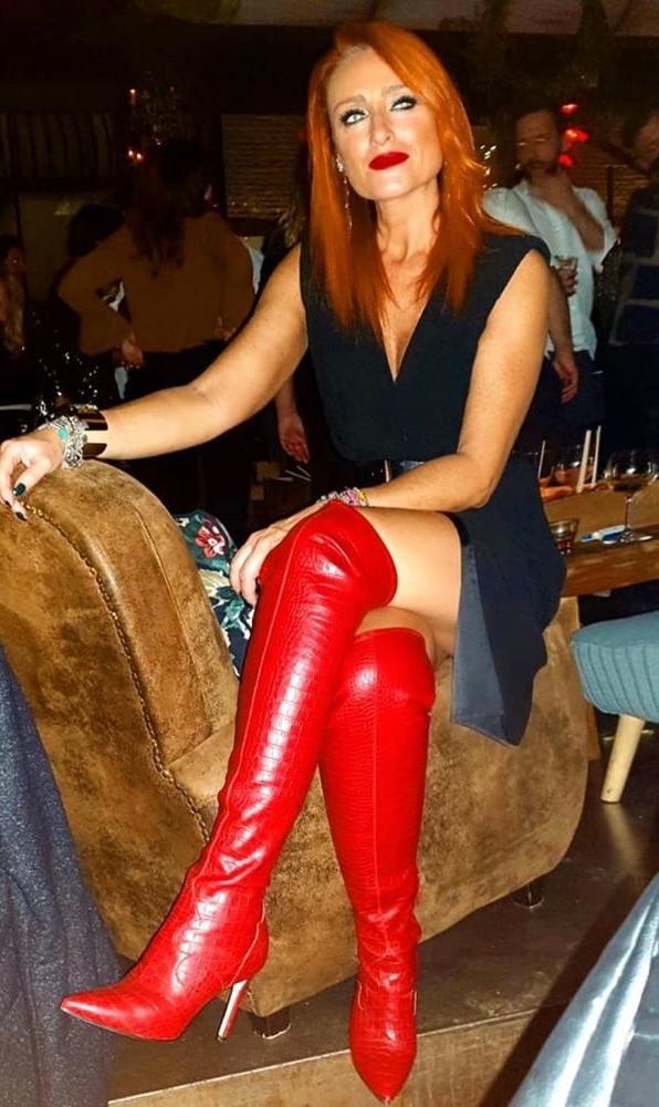 25P Milfs &amp; Gilfs wearing boots no.41