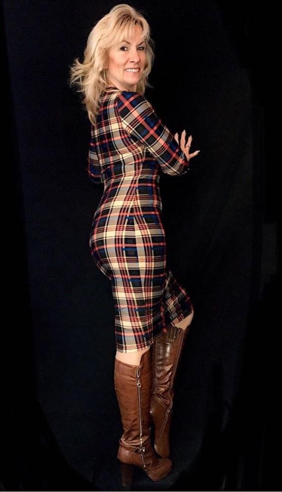 25P Milfs &amp; Gilfs wearing boots no.41