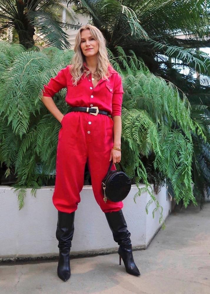 25P Milfs &amp; Gilfs wearing boots no.39