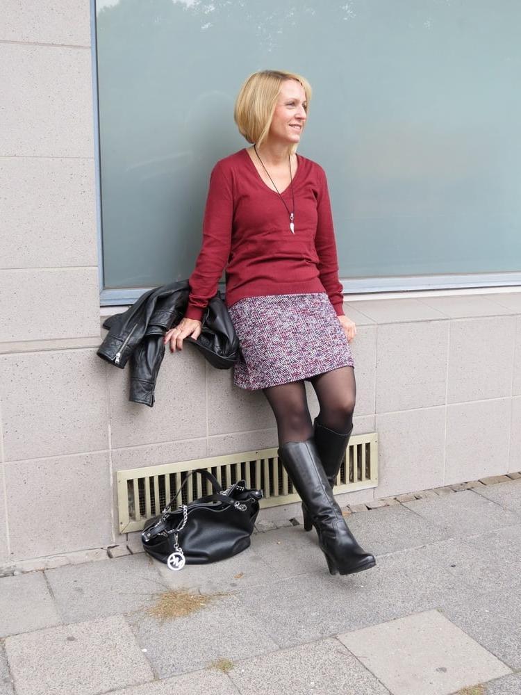 25P Milfs &amp; Gilfs wearing boots no.39