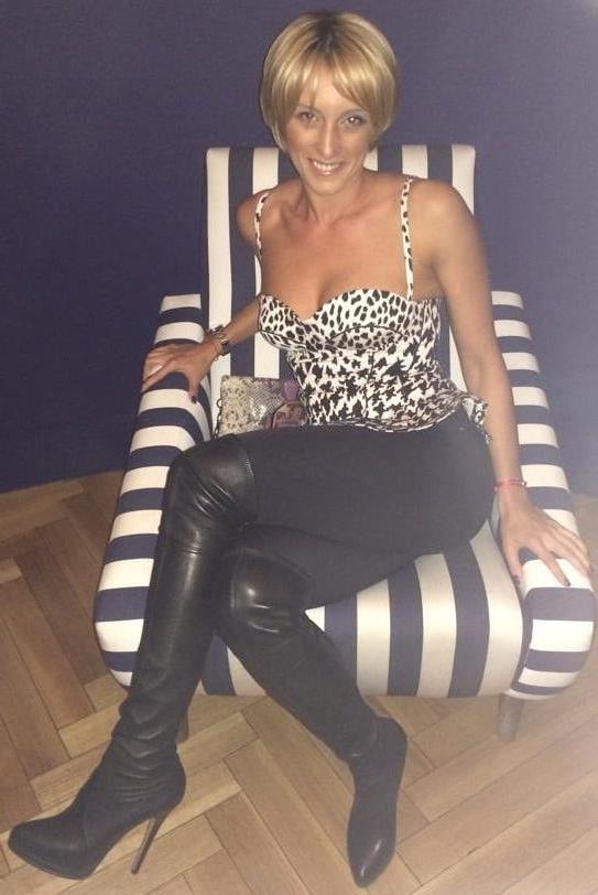 25P Milfs &amp; Gilfs wearing boots no.44