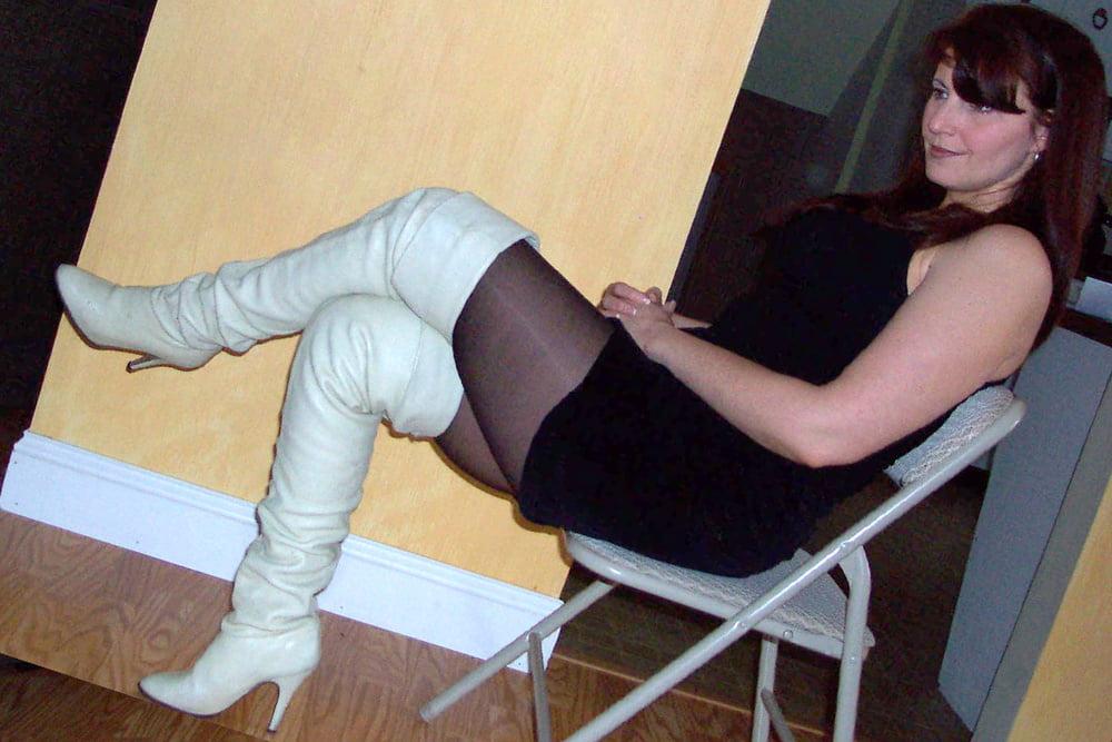 25P Milfs &amp; Gilfs wearing boots no.44