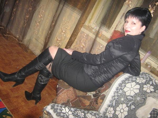 25P Milfs &amp; Gilfs wearing boots no.44