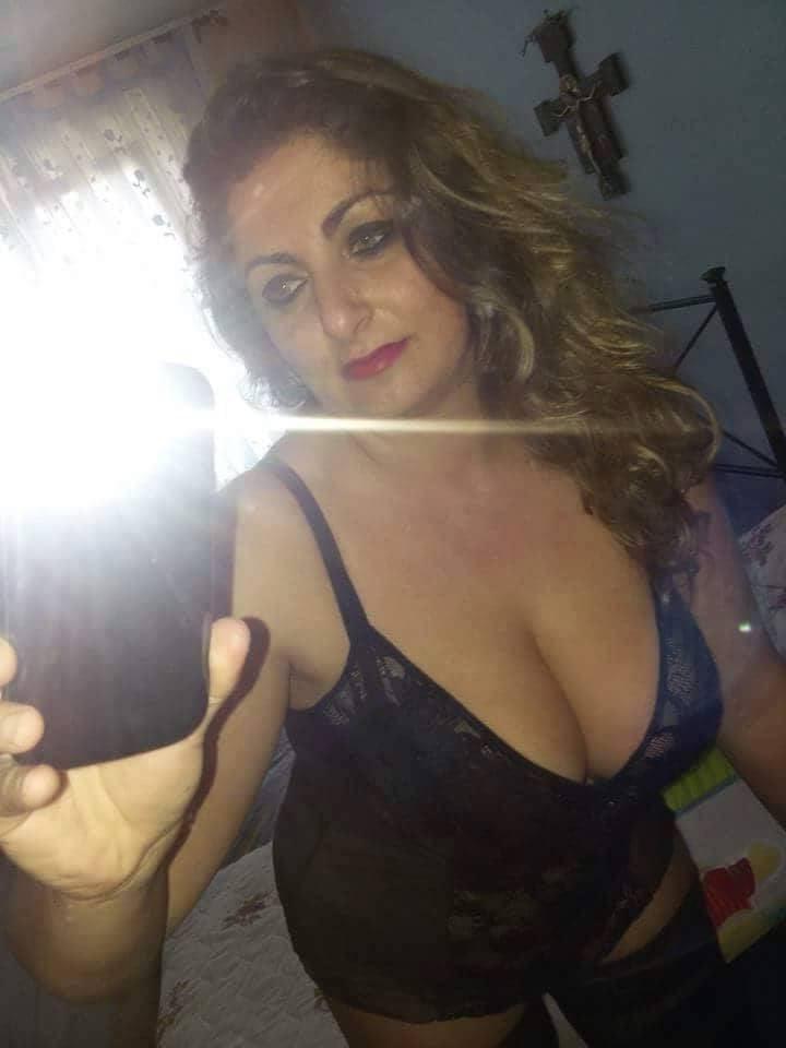 25P mature slut wife