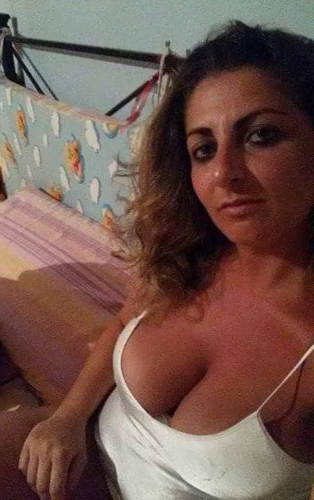 25P mature slut wife
