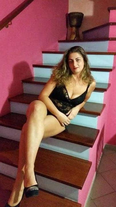 25P mature slut wife