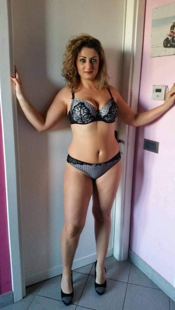 25P mature slut wife