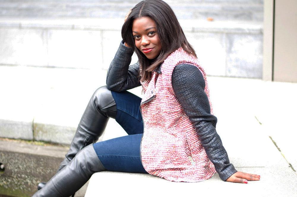 25P Ebony Goddess wearing Boots no.2