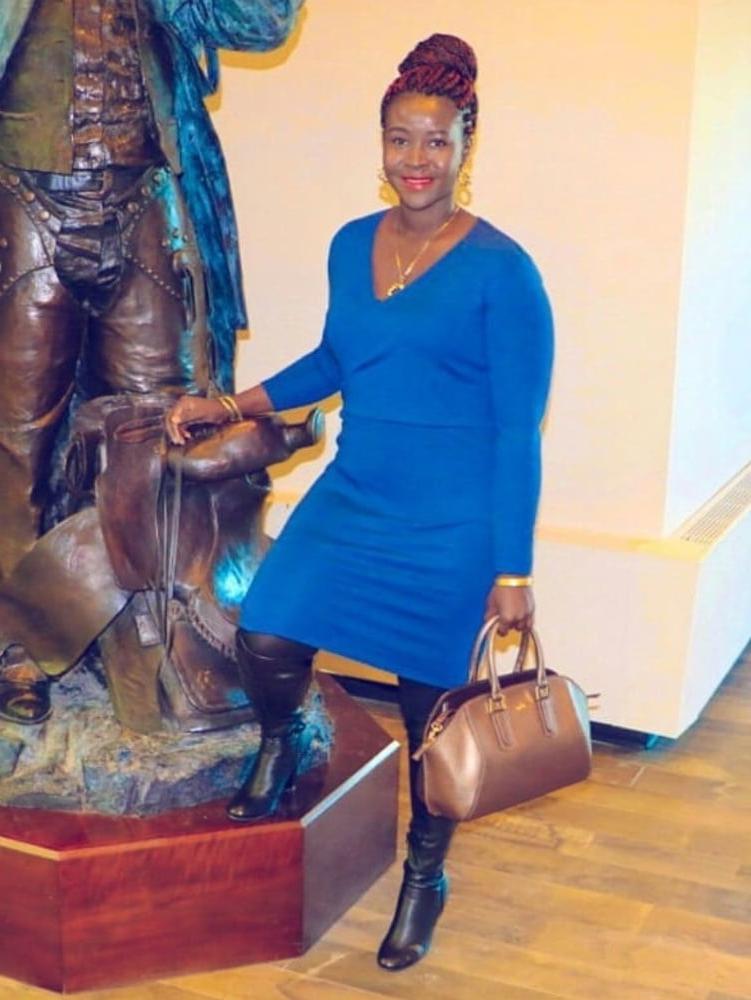 25P Ebony Goddess wearing Boots no.2