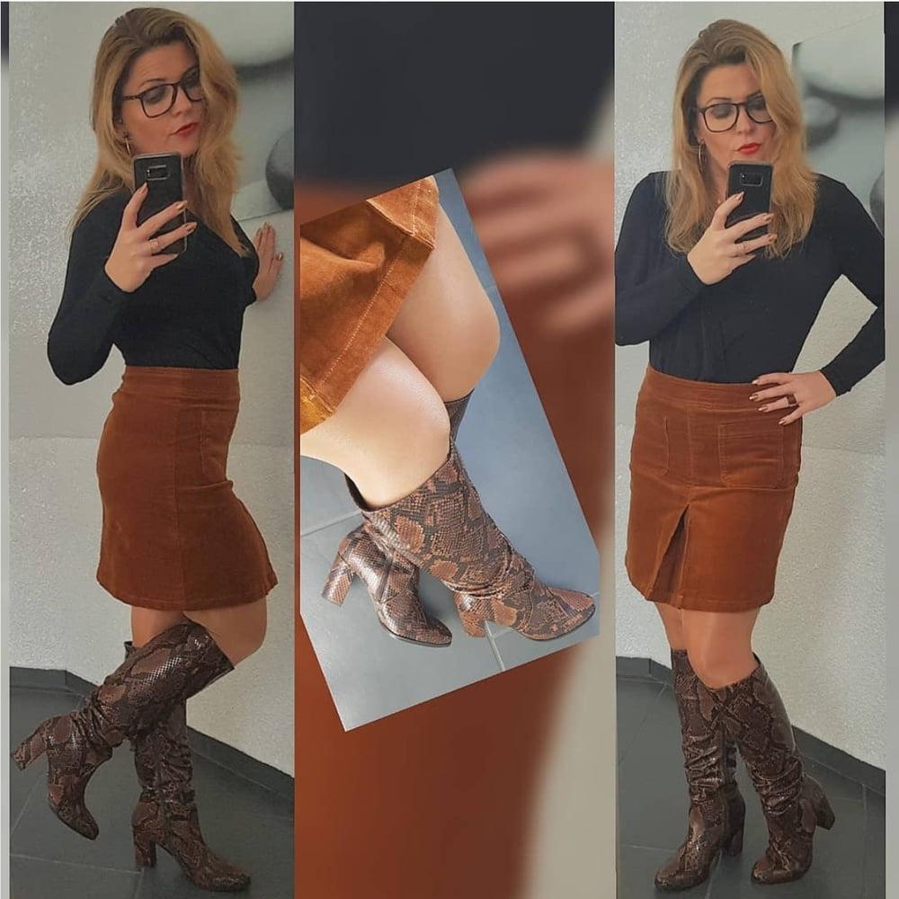 25P Milfs &amp; Gilfs wearing boots no.38