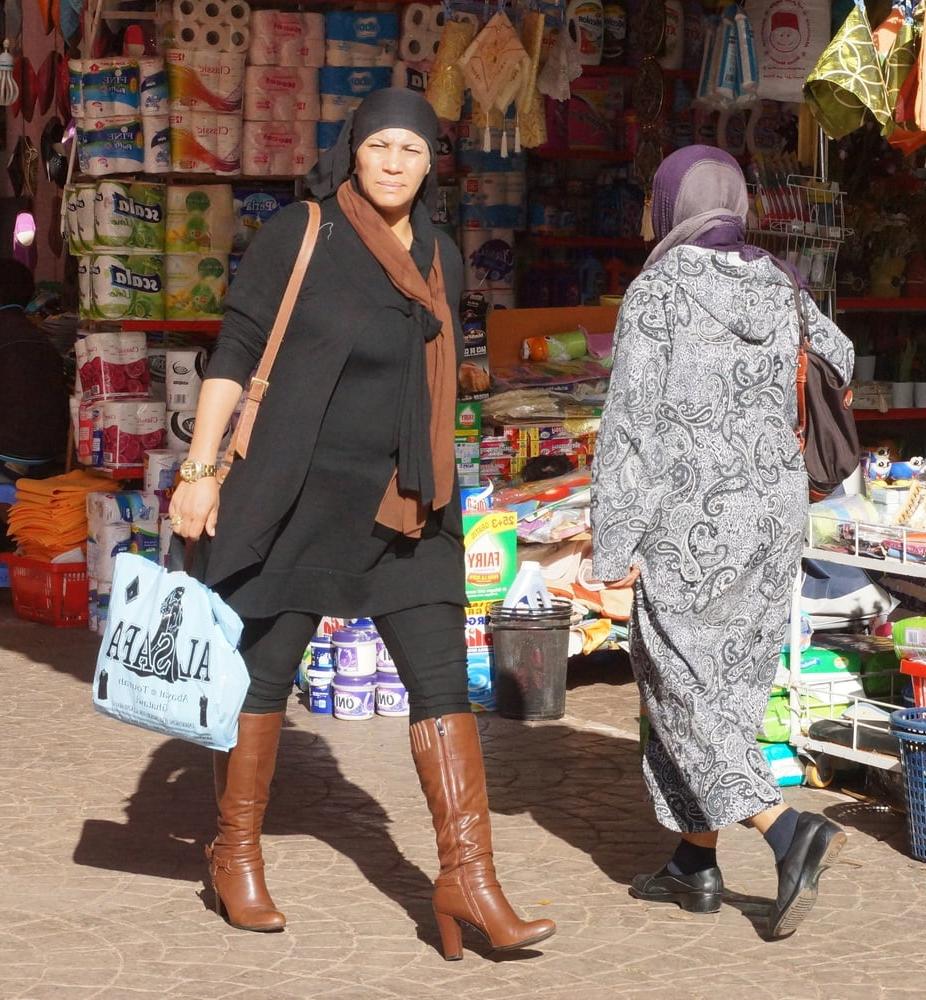 25P Milfs &amp; Gilfs wearing boots no.32