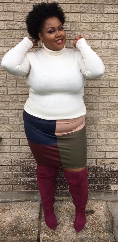 25P Milfs &amp; Gilfs wearing boots no.32