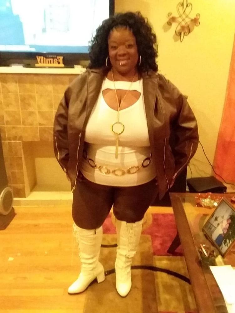 25P Milfs &amp; Gilfs wearing boots no.32