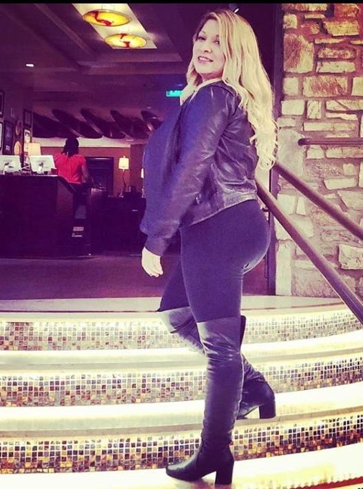 25P Milfs &amp; Gilfs wearing boots no.32