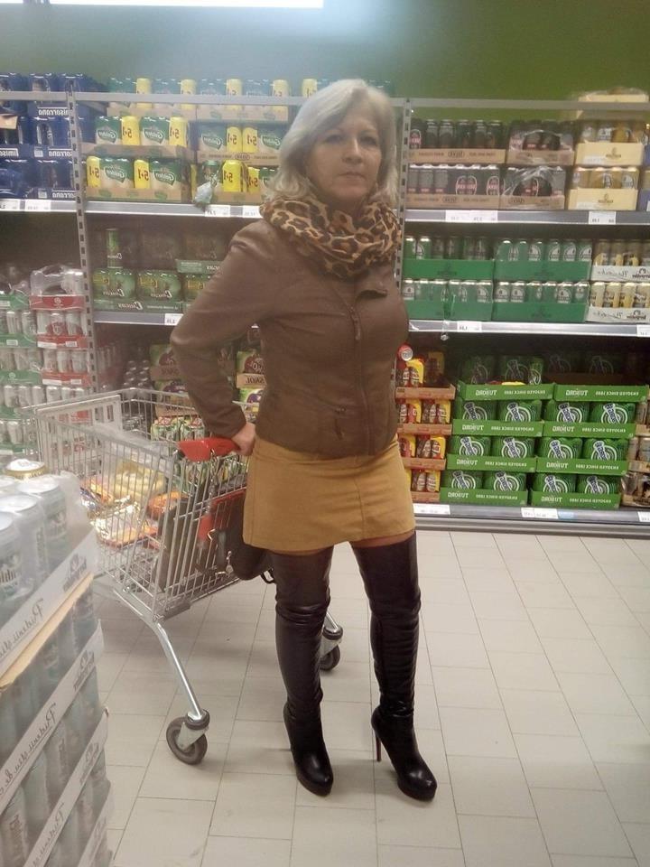 25P Milfs &amp; Gilfs wearing boots no.14