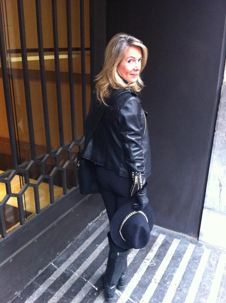 25P Milfs &amp; Gilfs wearing boots no.14