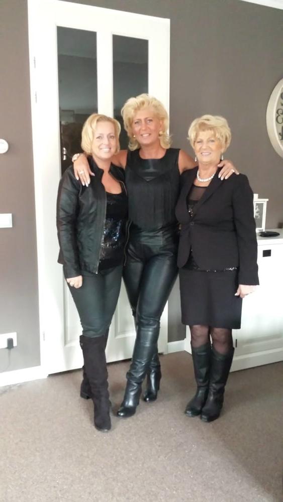 25P Milfs &amp; Gilfs wearing boots no.14